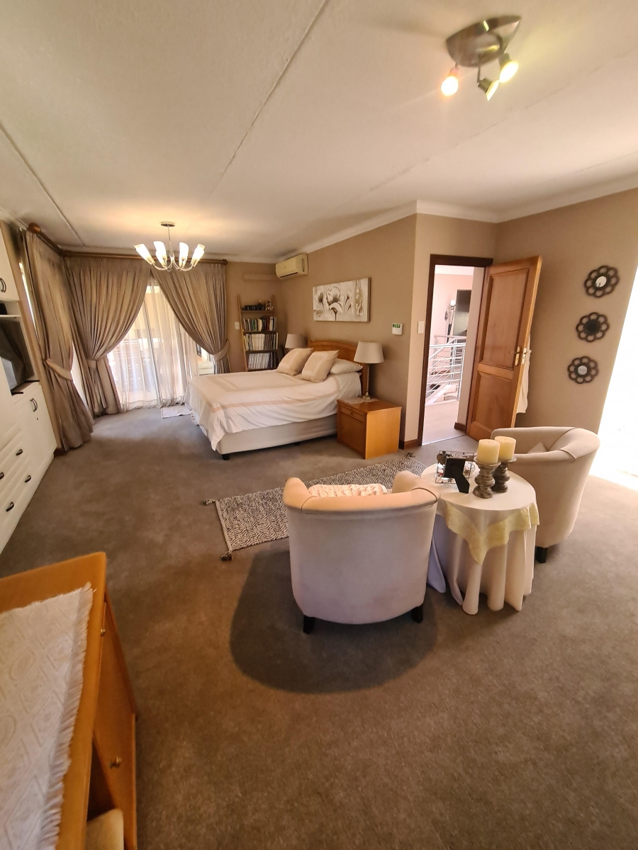 5 Bedroom Property for Sale in Maraldi Estate Free State